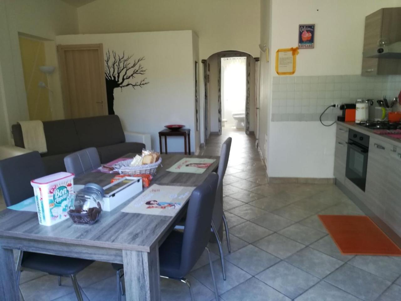 Il Poggio Degli Ulivi Apartment เตรวินญาโน โรมาโน ภายนอก รูปภาพ